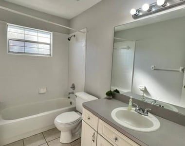 8312 Sw 61st Place - Photo Thumbnail 10