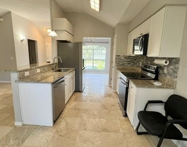 8312 Sw 61st Place - Photo Thumbnail 7