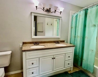 8312 Sw 61st Place - Photo Thumbnail 7