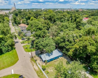 703 Sw 5th Street - Photo Thumbnail 10