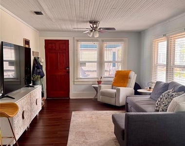703 Sw 5th Street - Photo Thumbnail 3