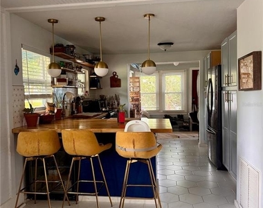 703 Sw 5th Street - Photo Thumbnail 1