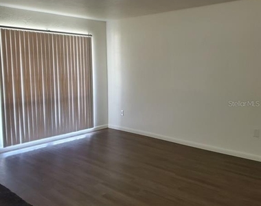 3233 Se 22nd Place - Photo Thumbnail 5