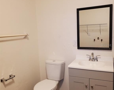 3233 Se 22nd Place - Photo Thumbnail 10