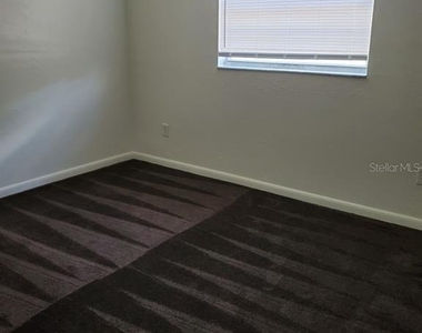 3233 Se 22nd Place - Photo Thumbnail 2