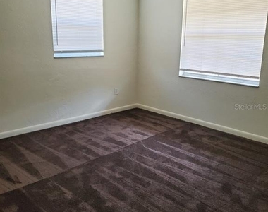 3233 Se 22nd Place - Photo Thumbnail 1