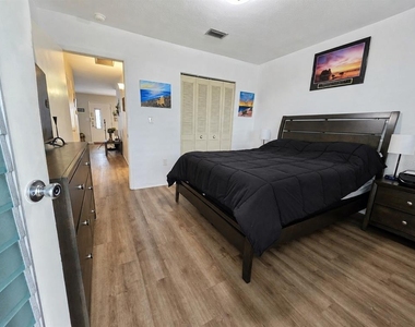 11251 80th Avenue - Photo Thumbnail 7