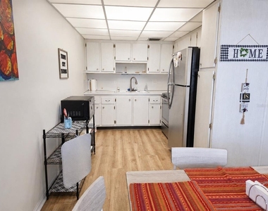 11251 80th Avenue - Photo Thumbnail 5