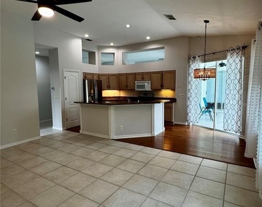 2001 Park Forest Boulevard - Photo Thumbnail 6
