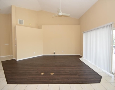 10 Crampton Court - Photo Thumbnail 13