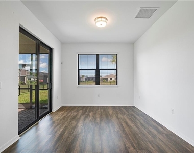 16369 Palmetto Street - Photo Thumbnail 13