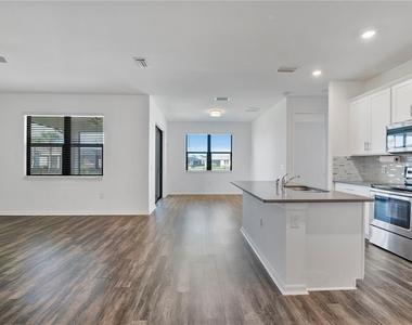 16369 Palmetto Street - Photo Thumbnail 10