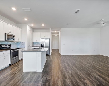 16369 Palmetto Street - Photo Thumbnail 21