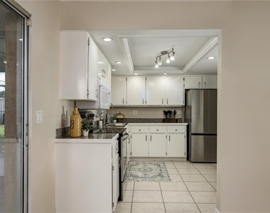 4115 37th Street W - Photo Thumbnail 2