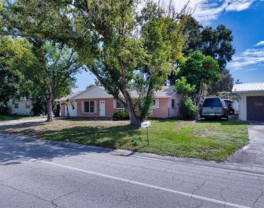 4115 37th Street W - Photo Thumbnail 1