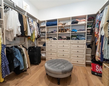 8137 Gabanna Drive - Photo Thumbnail 17