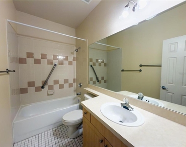 7669 Plantation Circle - Photo Thumbnail 17