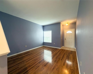 7669 Plantation Circle - Photo Thumbnail 3