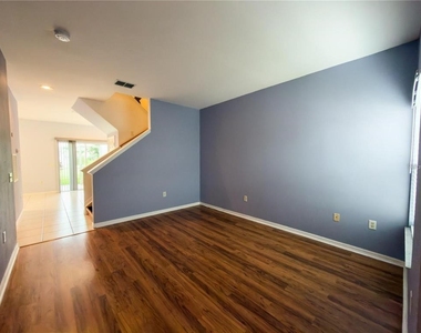 7669 Plantation Circle - Photo Thumbnail 2