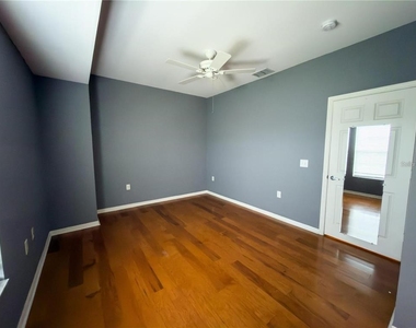 7669 Plantation Circle - Photo Thumbnail 11