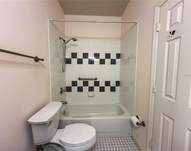 7669 Plantation Circle - Photo Thumbnail 13