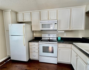 5928 36th Avenue Circle W - Photo Thumbnail 3