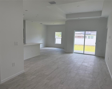 2964 Wells Avenue - Photo Thumbnail 3