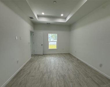 2964 Wells Avenue - Photo Thumbnail 9