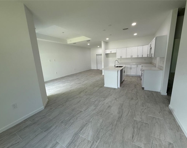 2964 Wells Avenue - Photo Thumbnail 7