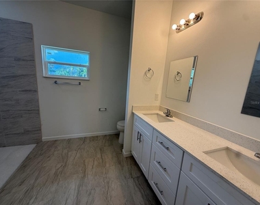 2964 Wells Avenue - Photo Thumbnail 10