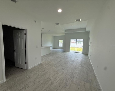 2964 Wells Avenue - Photo Thumbnail 4