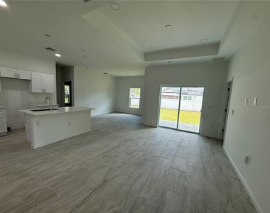 2964 Wells Avenue - Photo Thumbnail 5