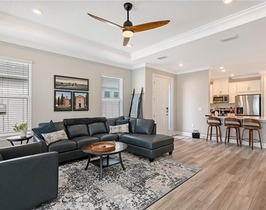 3231 Alba Circle - Photo Thumbnail 7