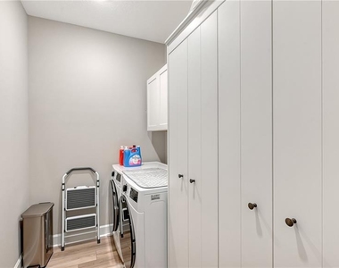 3231 Alba Circle - Photo Thumbnail 22