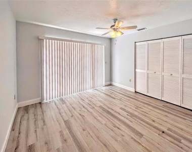 5549 Boulder Boulevard - Photo Thumbnail 11