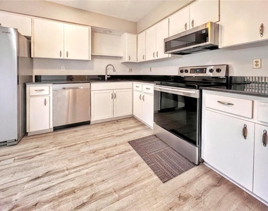 5549 Boulder Boulevard - Photo Thumbnail 3