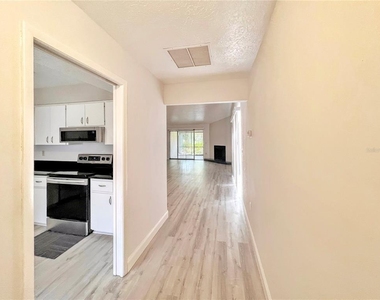 5549 Boulder Boulevard - Photo Thumbnail 2