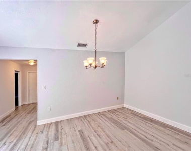 5549 Boulder Boulevard - Photo Thumbnail 7