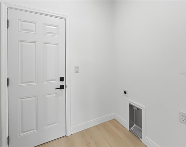 2338 Littlefield Lane - Photo Thumbnail 12
