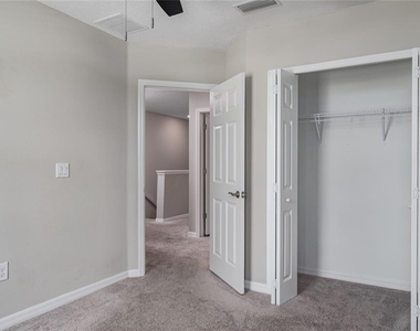 5528 Tripoli Drive - Photo Thumbnail 17