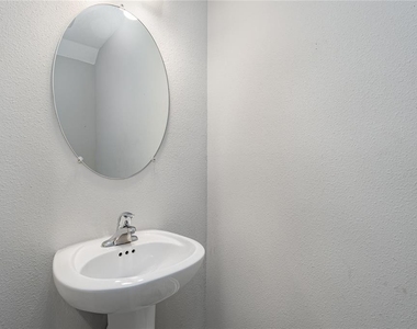 5528 Tripoli Drive - Photo Thumbnail 9