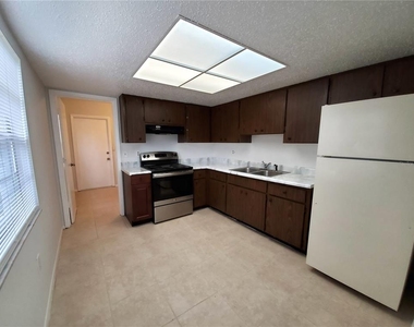 3918 25th Street W - Photo Thumbnail 3