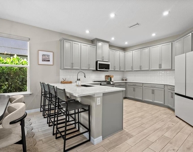 15360 Isla Palma Lane - Photo Thumbnail 4