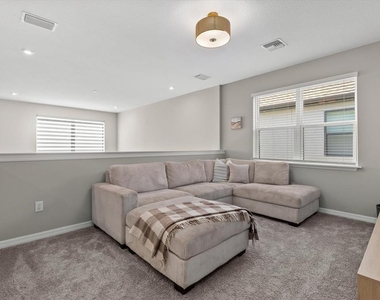 15360 Isla Palma Lane - Photo Thumbnail 23
