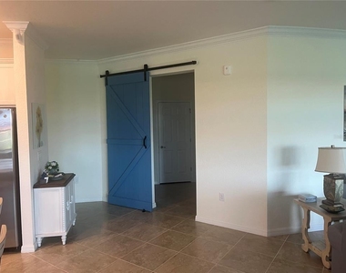 10054 Crooked Creek Drive - Photo Thumbnail 8