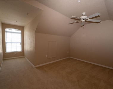 5511 Rosehill Road - Photo Thumbnail 12