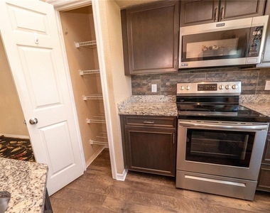 5511 Rosehill Road - Photo Thumbnail 5
