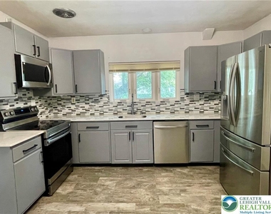 1830 Laubach Avenue - Photo Thumbnail 7