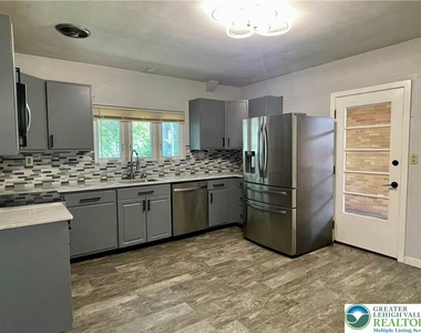 1830 Laubach Avenue - Photo Thumbnail 6