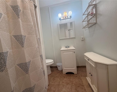 622 Park Street - Photo Thumbnail 8